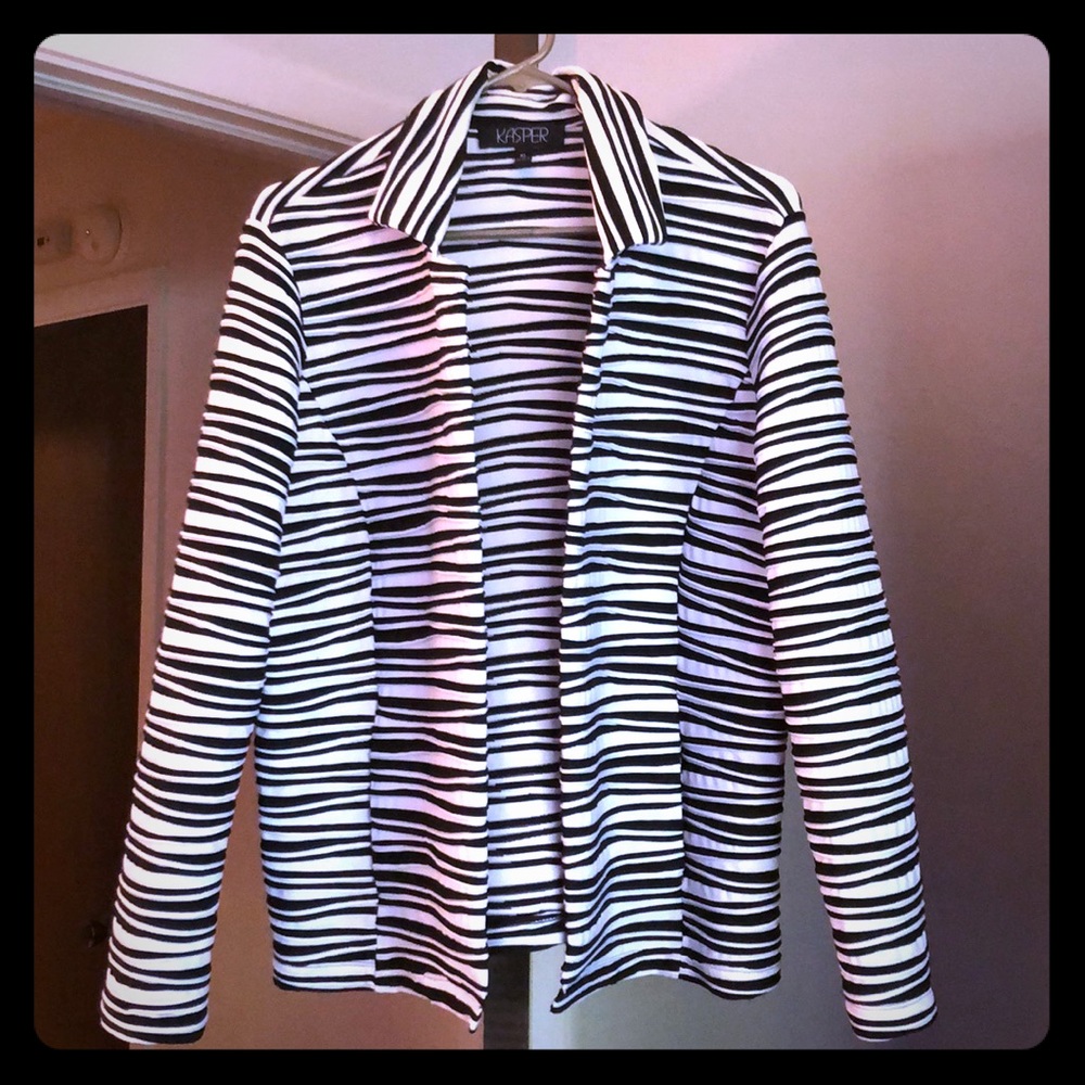 Kasper Black & White Stripped Stretch Blazer